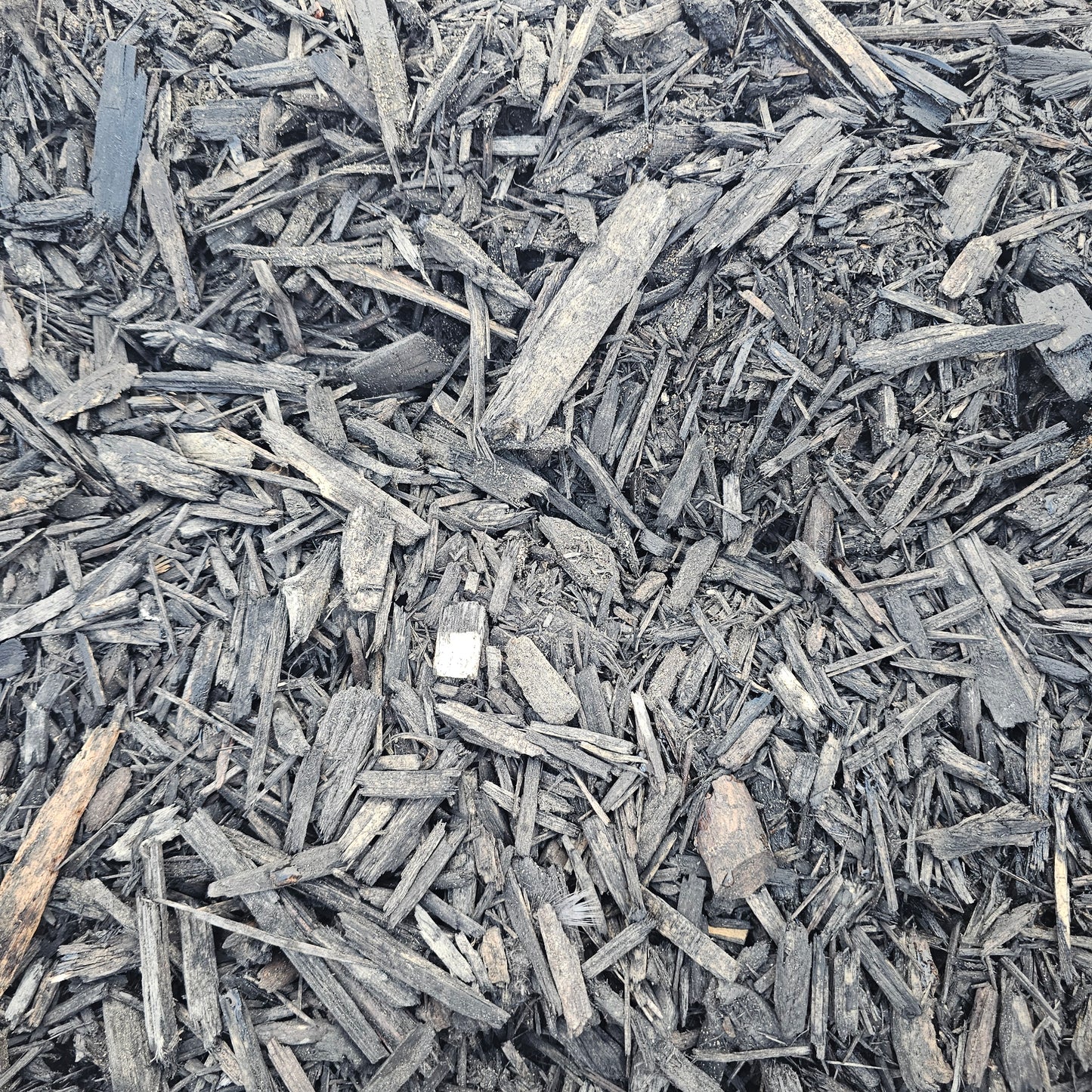 black mulch landscape bag for garden beds and landscaping in Calgary