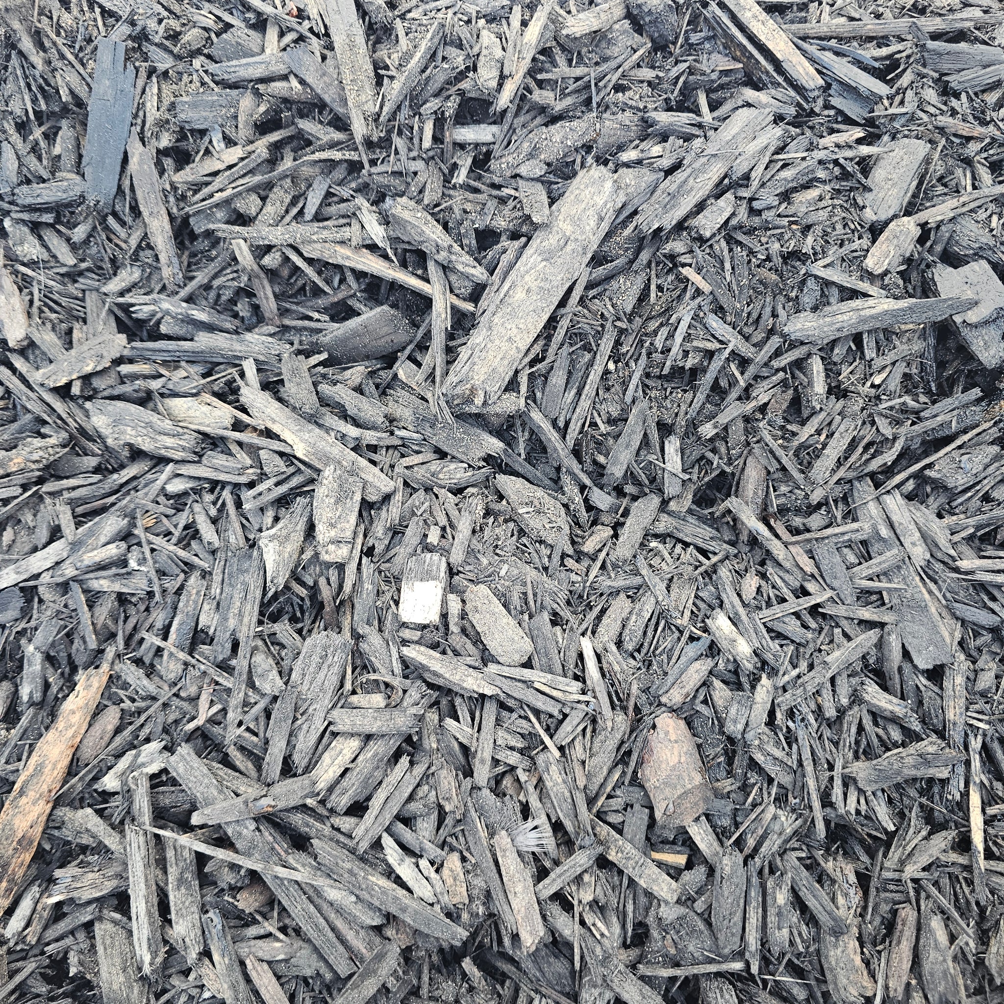 black mulch landscape bag for garden beds and landscaping in Calgary